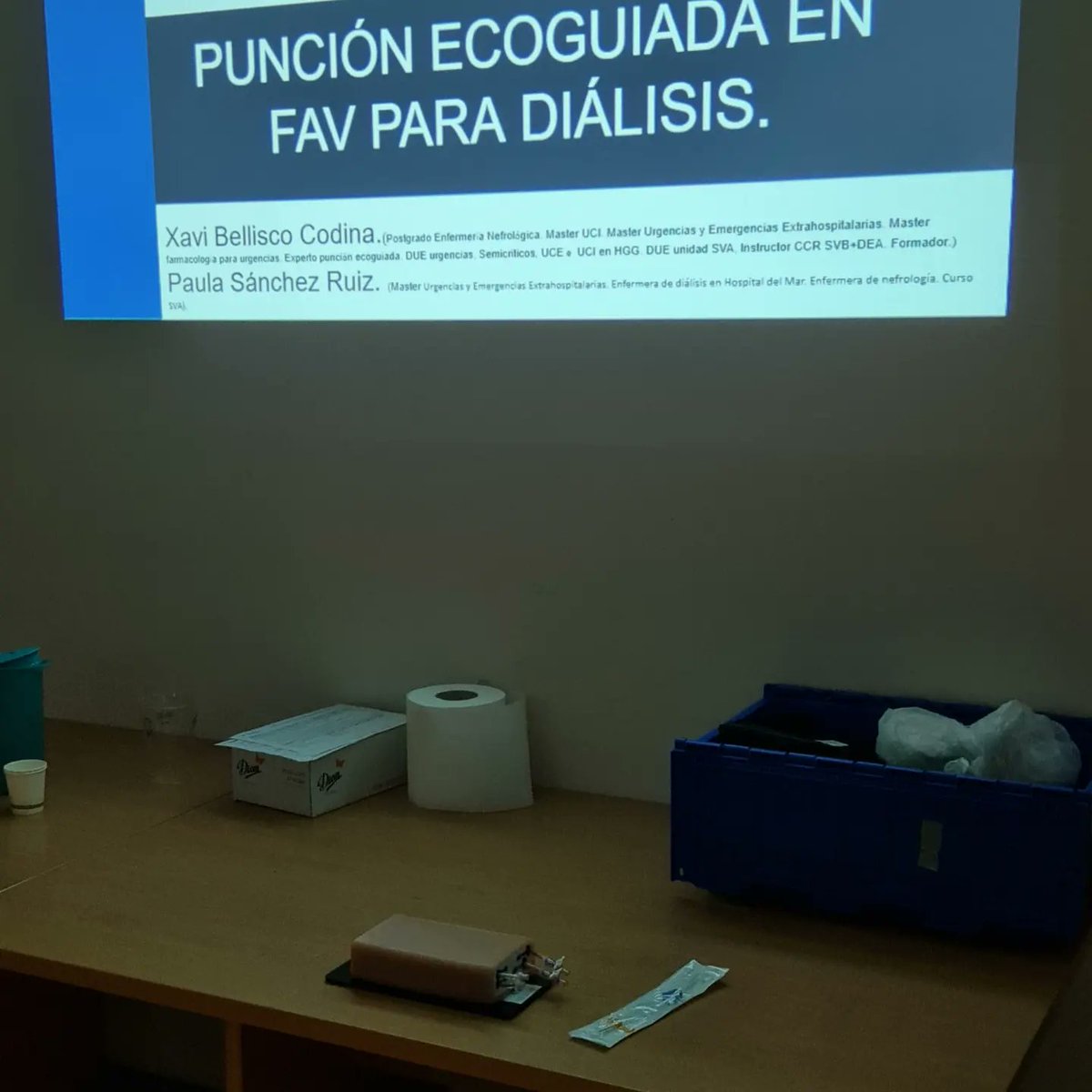 Seguimos dando el curso 'Punción Ecoguiada en Fistulas arteriovenosas para Dialisis'... más información, más cursos, más cosas interesantes de enfermeria en Instagram @servidue