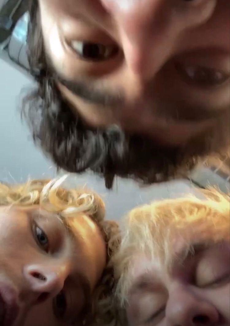 mikescomfort's tweet photo. pov: you are 5SOS Ipad https://t.co/IhxZz2DbFN