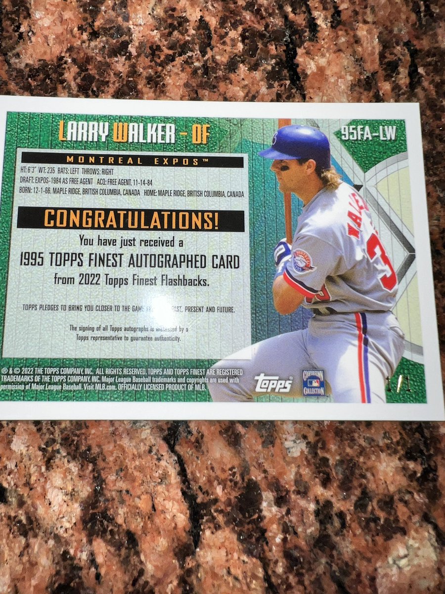 Cdnmooselips33's tweet photo. I do take time to make all of my autographs “perfect”. So those replying that my signature is awesome I appreciate you noticing the effort I put into it!! 😎👍👍 (I have know idea what 258 is on cards🤷‍♂️) more cards heading to @topps for distribution. Good luck on getting one! LW https://t.co/MsrYOknXhG
