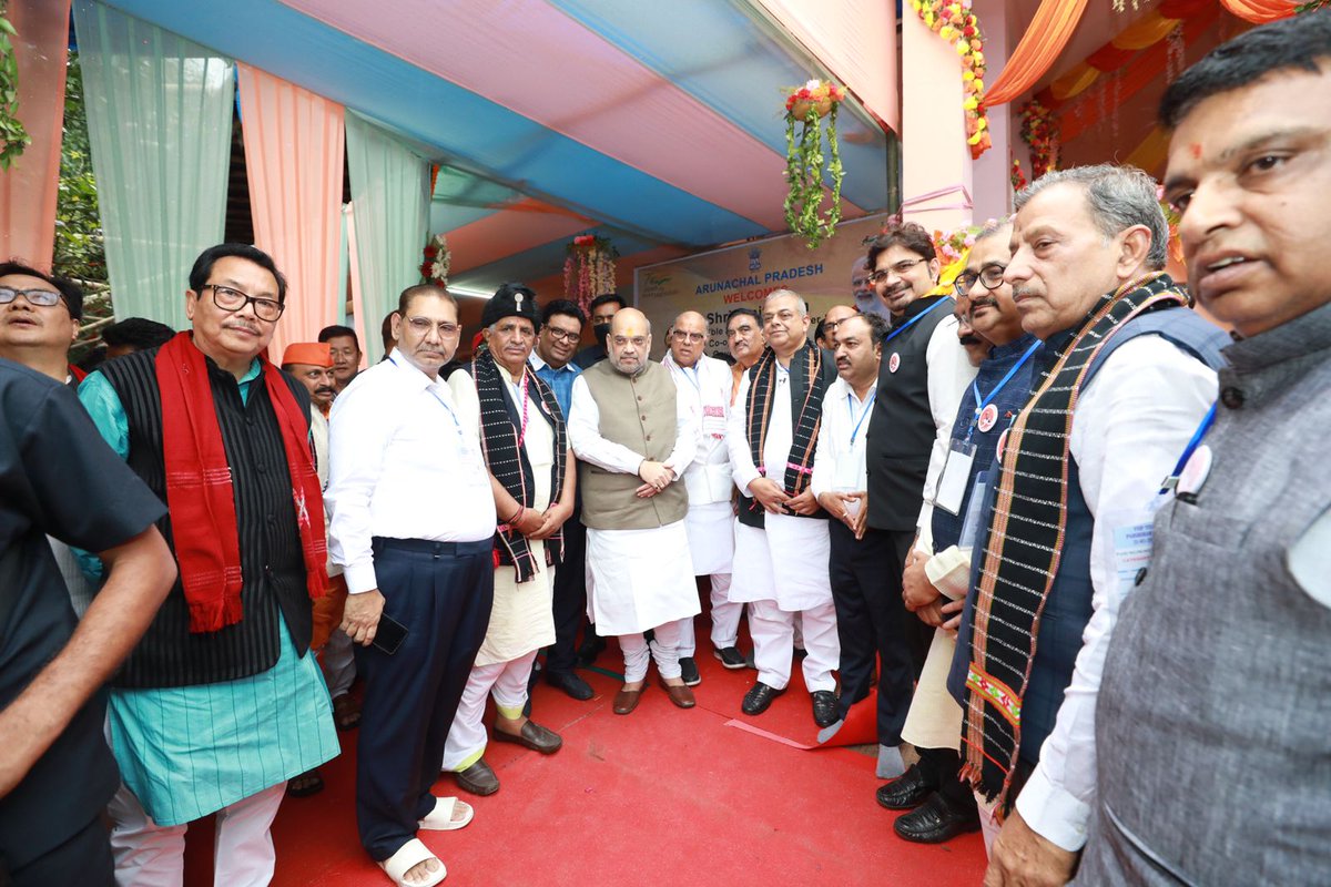 मोदी सरकार ने परशुराम कुंड के उद्धार के लिए प्रसाद योजना के तहत गत वर्ष 'परशुराम कुंड विकास' परियोजना शुरू की। जिससे कुंड के पुनरुद्धार के साथ ही पर्यटक सूचना केंद्र और आधुनिक तीर्थ सुविधाओं जैसी विभिन्न पहलों के लिए ₹37.88 करोड़ दिए गए।

उन्ही विकास कार्यों की आज समीक्षा भी की।