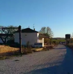 VueltadelTrenBz's tweet photo. Elementos ferroviarios que permanecen en el territorio pese a llevar #37AñosSinTren  y que son un acicate para seguir en la lucha por la vuelta del #tren 
Estación de #Baúl 
31/12/1984-21/5/2022 #13644díassintren #Guadix #Baza #Almanzora #Lorca https://t.co/C2AXVzqDop
