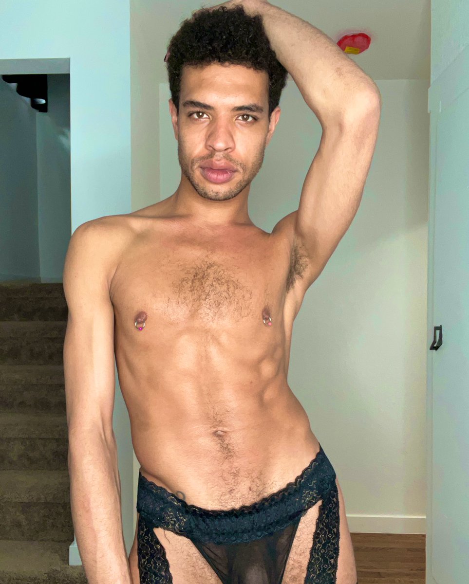 OddlyYvie's tweet photo. Thank you to all the people who have noticed how sexy I’ve become! 
After all that was the whole reason I decided to go back to drag race. https://t.co/VoRBI0aUEz