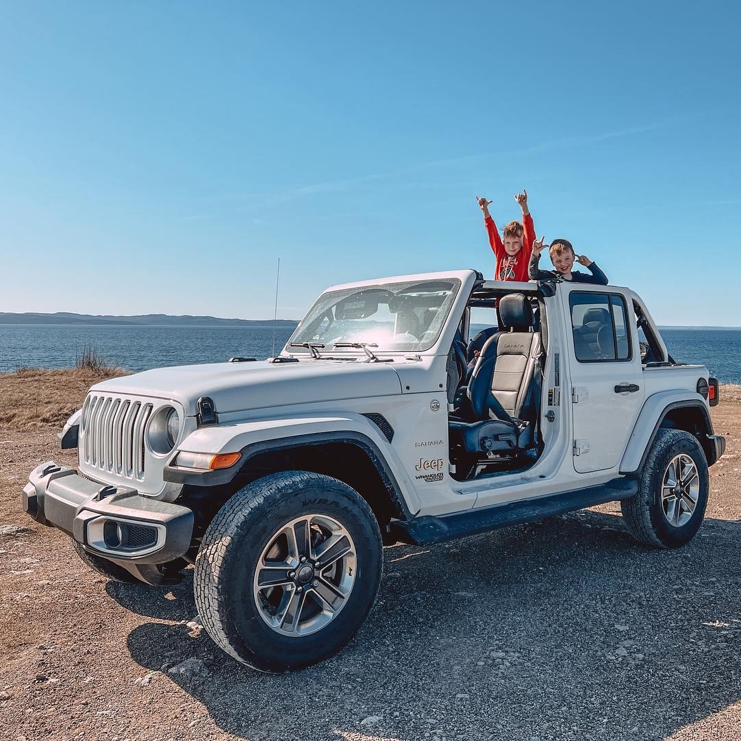 JeepCanada's tweet photo. Sun's out.. tops off. Happy #ToplessDay, Jeep fans!
📸 : @rodger_the_dood, @graceannelebel, @katindahat1, @23danelle https://t.co/HothKkFqWj