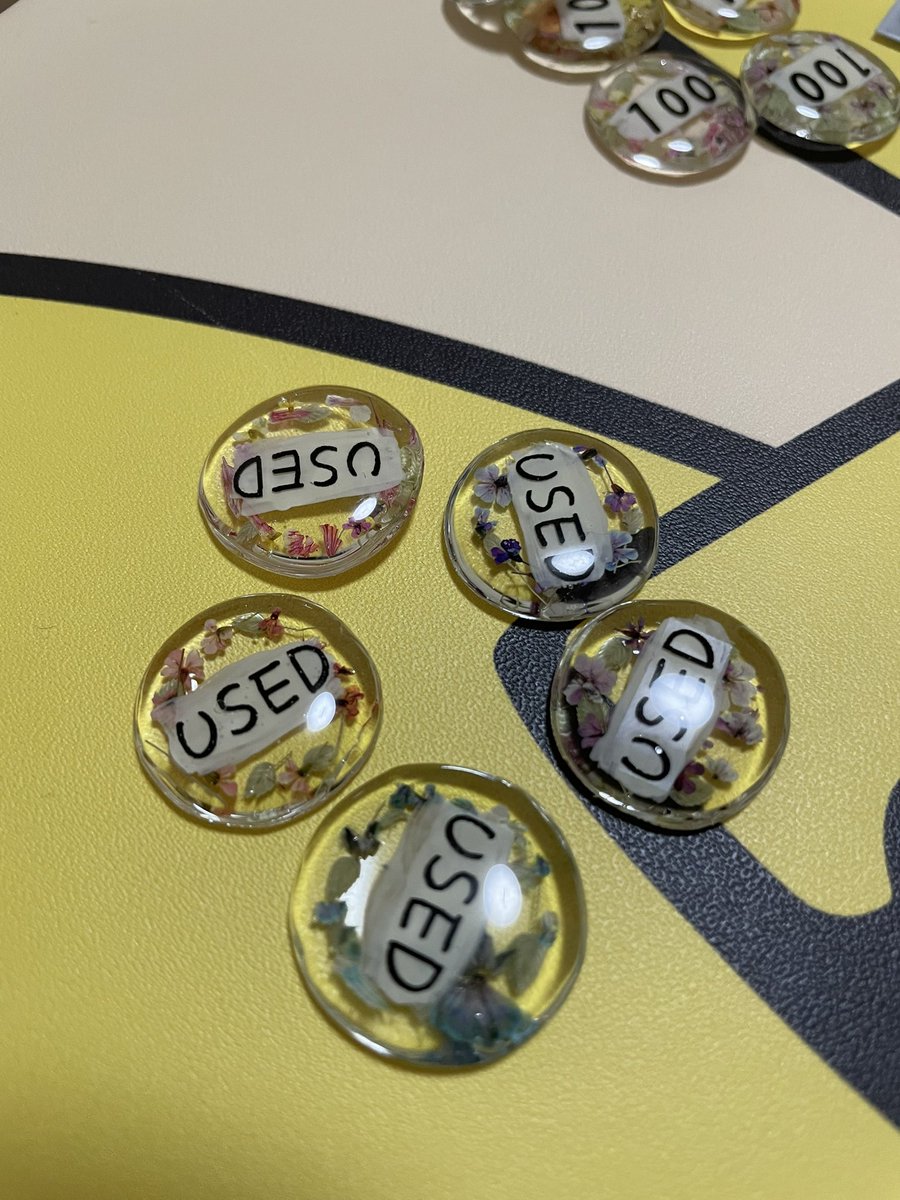 potek0u0's tweet photo. 一応完成！
50だけ可愛くないから作り直す予定
#ポケカ #ポケカ女子 ？#ダメカン #ダメカン自作 #レジン https://t.co/vECYku0tDO