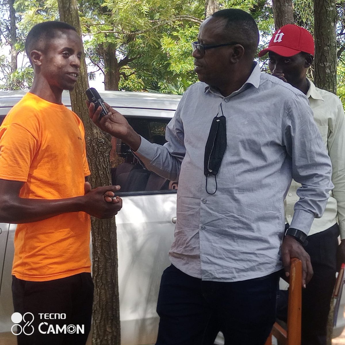 CYEZA_Sect's tweet photo. ...Urubyiruko rwa @CYEZA_Sect narwo ntirwasigaye inyuma dore ko ari rwo Rwanda rw'ejo. Rurakataje binyuze mu bikorwa bitandukanye : Ubuhinzi n'ubworozi, ubucuruzi, ubukorikori n'ibindi..
Umva Radio Rwanda mu biganiro byayo bitandukanye.....2/3 https://t.co/woswtAUiP8
