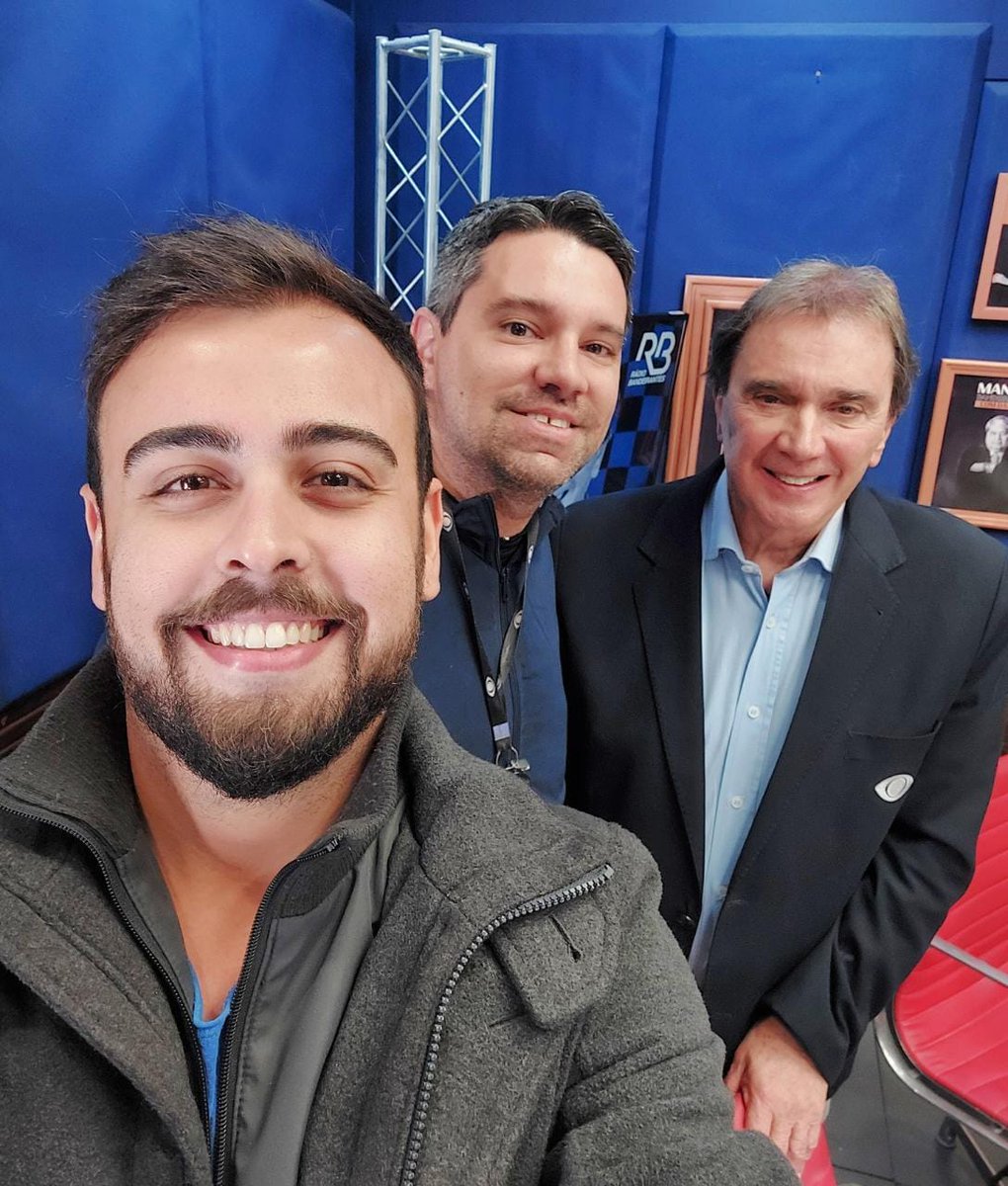 Bora pro Bandeirada na @radiobandeirantes! #rádiobandeirantes  <a href="/HerreroLucas/">Lucas Herrero</a> <a href="/RegiLeme/">Reginaldo Leme</a>