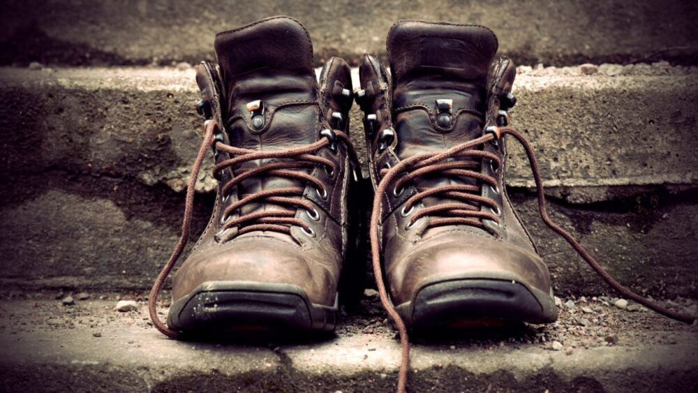 PrinceoRaditya's tweet photo. Sepatu Usang, Ini Cara Murah Merawatnya https://t.co/NxH3w3YlXR #merawat #sepatu #Tips https://t.co/OVcKrIs8Ak