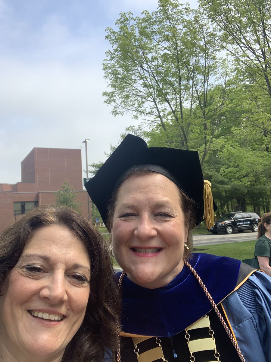 JoyceFBrennan's tweet photo. Congratulations @BristolCC #bristolgrad22 I couldn’t be more honored to share this day with all of you! https://t.co/kuuIBfNF62