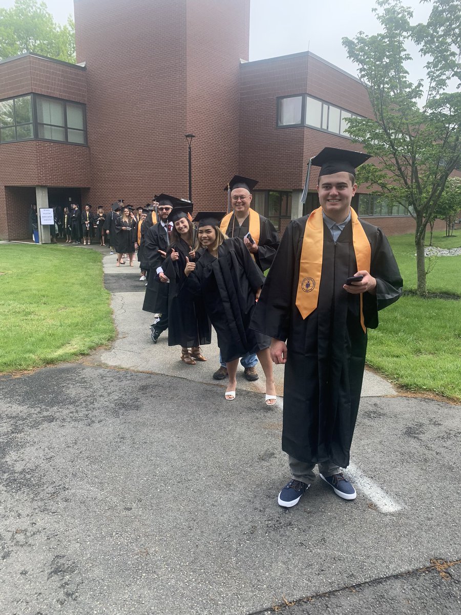 JoyceFBrennan's tweet photo. Congratulations @BristolCC #bristolgrad22 I couldn’t be more honored to share this day with all of you! https://t.co/kuuIBfNF62