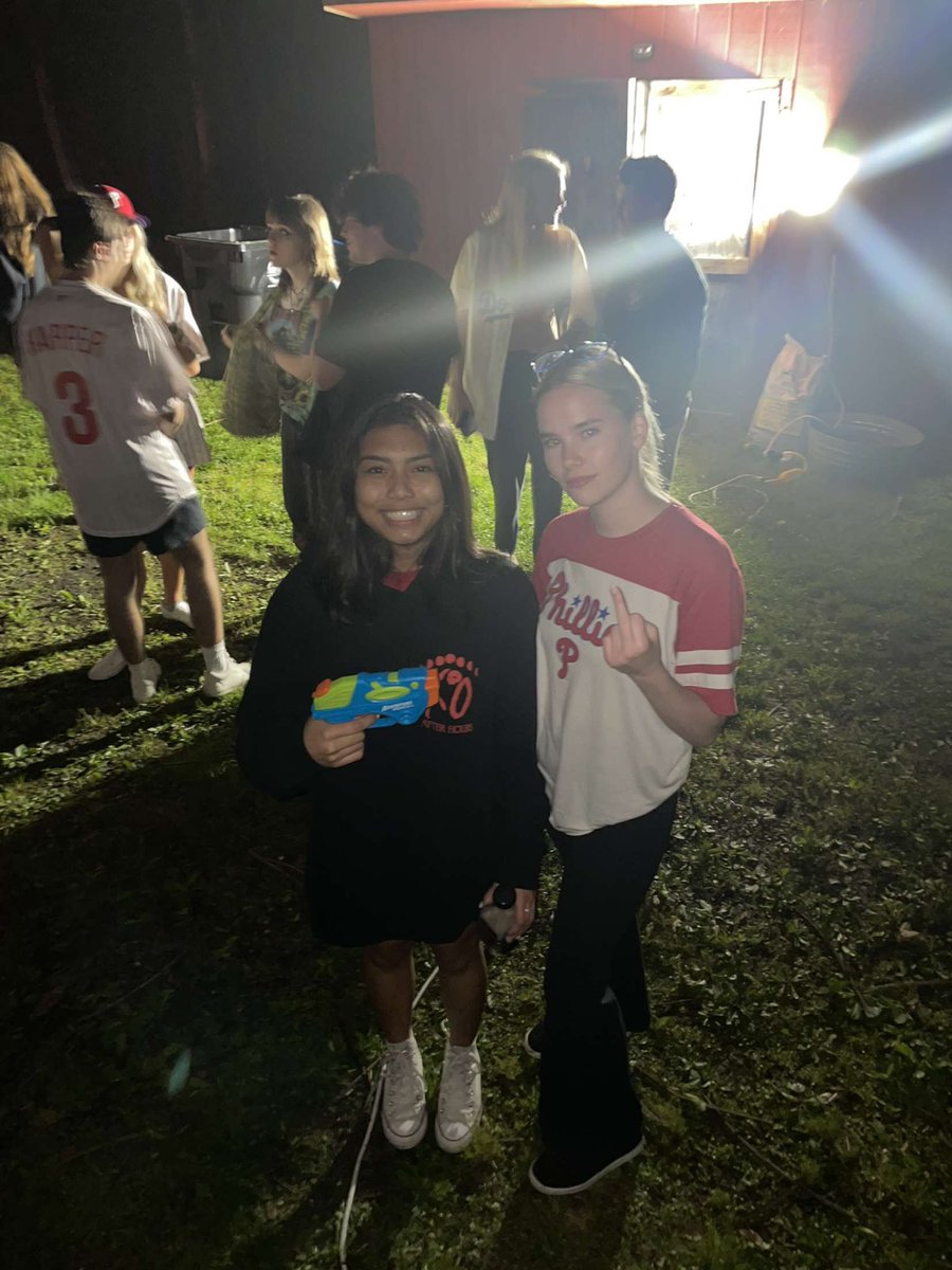 Glyza takes out Alia for her FIRST KILL 🔫🔫 RIP