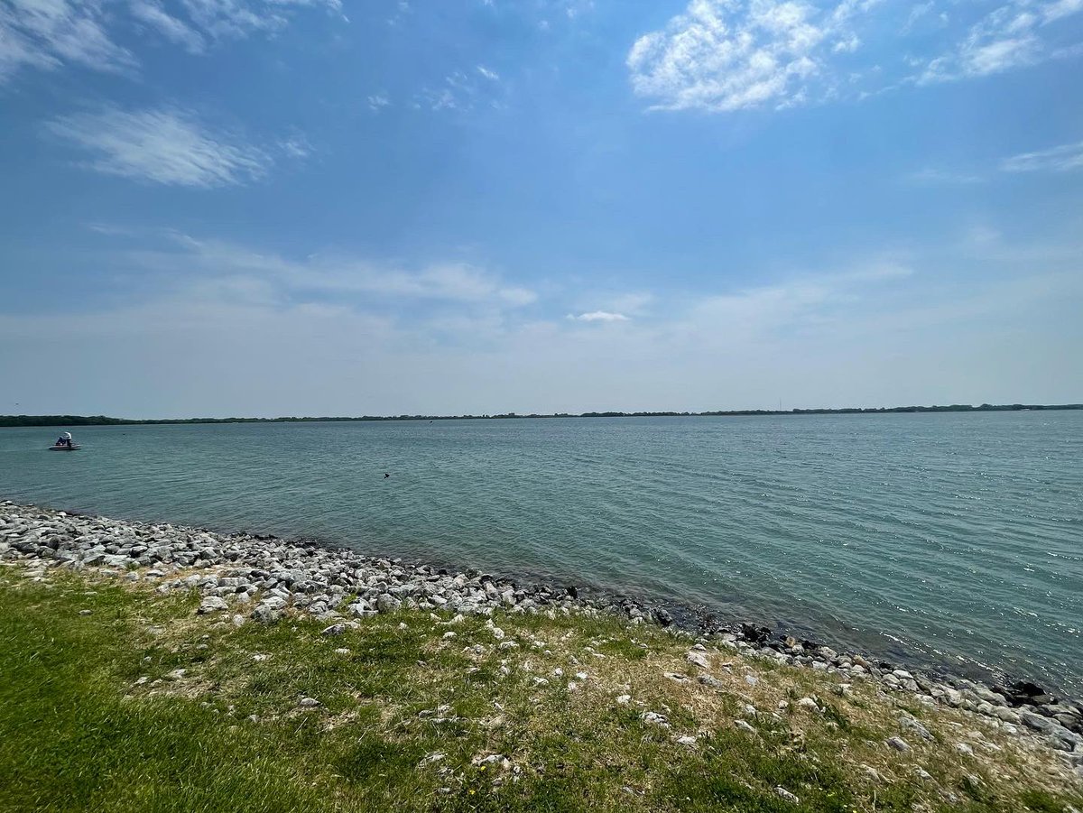 ChristinaMuryn's tweet photo. Got in a quick walk at the Findlay Reservoir after a few events this morning. A beautiful way to get in some activity and relax. Did you know that the #FindlayOhio reservoir is the largest above ground reservoir in the state of Ohio!? #MWTMFindlay #walk #hearthealth https://t.co/Ne9EHfaY9j