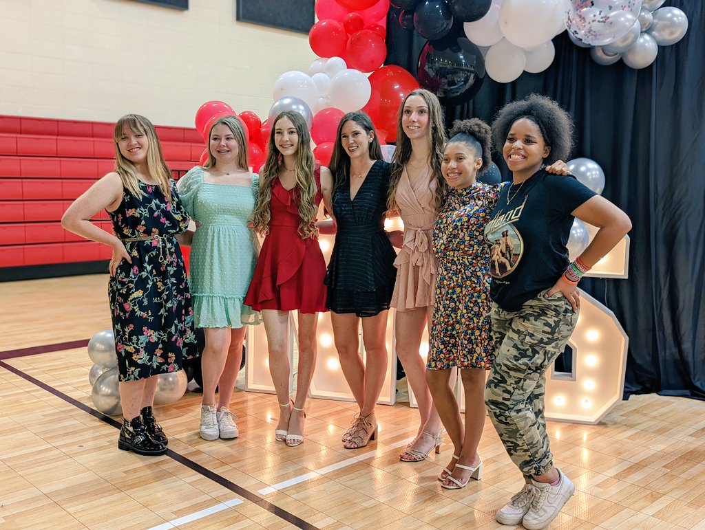 AliLilly73's tweet photo. Alice's KMS Charms dance banquet! @DanceKms @HumbleISD_KMS #KMSCougarPride https://t.co/yfugPnUSQD