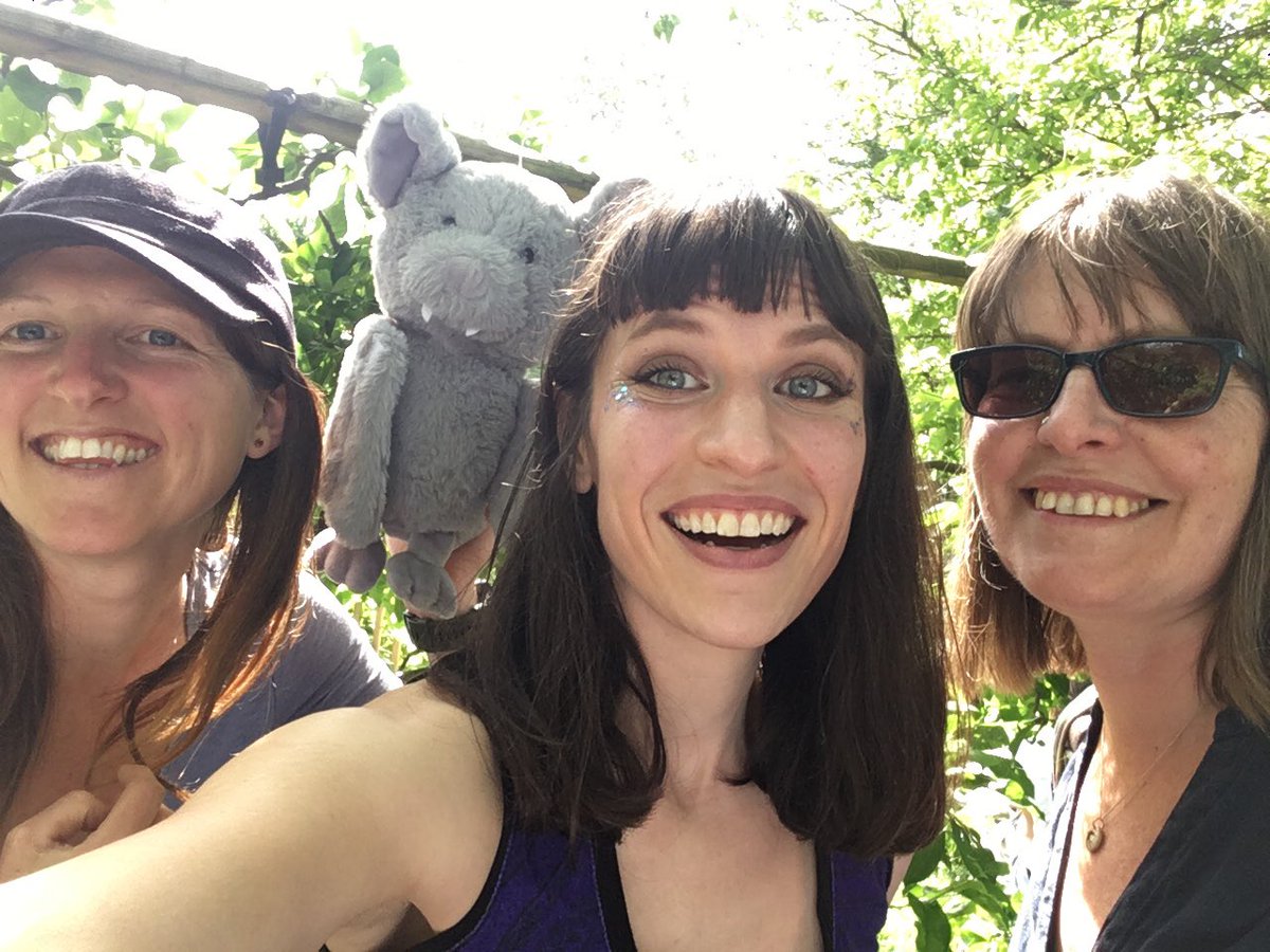 DanicaPriest's tweet image. Wow I was not expecting the bat booth to be so popular today! Thanks @windcityfarm &amp;amp; everyone who came along &amp;amp; made bat masks with us. It was so heartwarming to see so many happy children with their masks pretending to be bats and drawing bat pictures 🥺🥰 It gives me hope