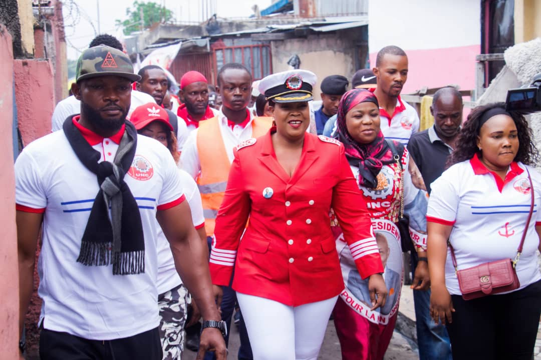 JolMongu2's tweet photo. #UNC #Kin #Mobilisation
La Capitaine Norah EFOLE @efole3 n'attends pas s'arrêter à mi-chemin ds sa mission d mobiliser les kinois au tour d la vision du Pacificateur @VitalKamerhe1.

C samedi avc tte son éqipe elle était ds la Commune d Barumbu au très mytique #Wenze ya #Libulu. https://t.co/U395sAPp2s