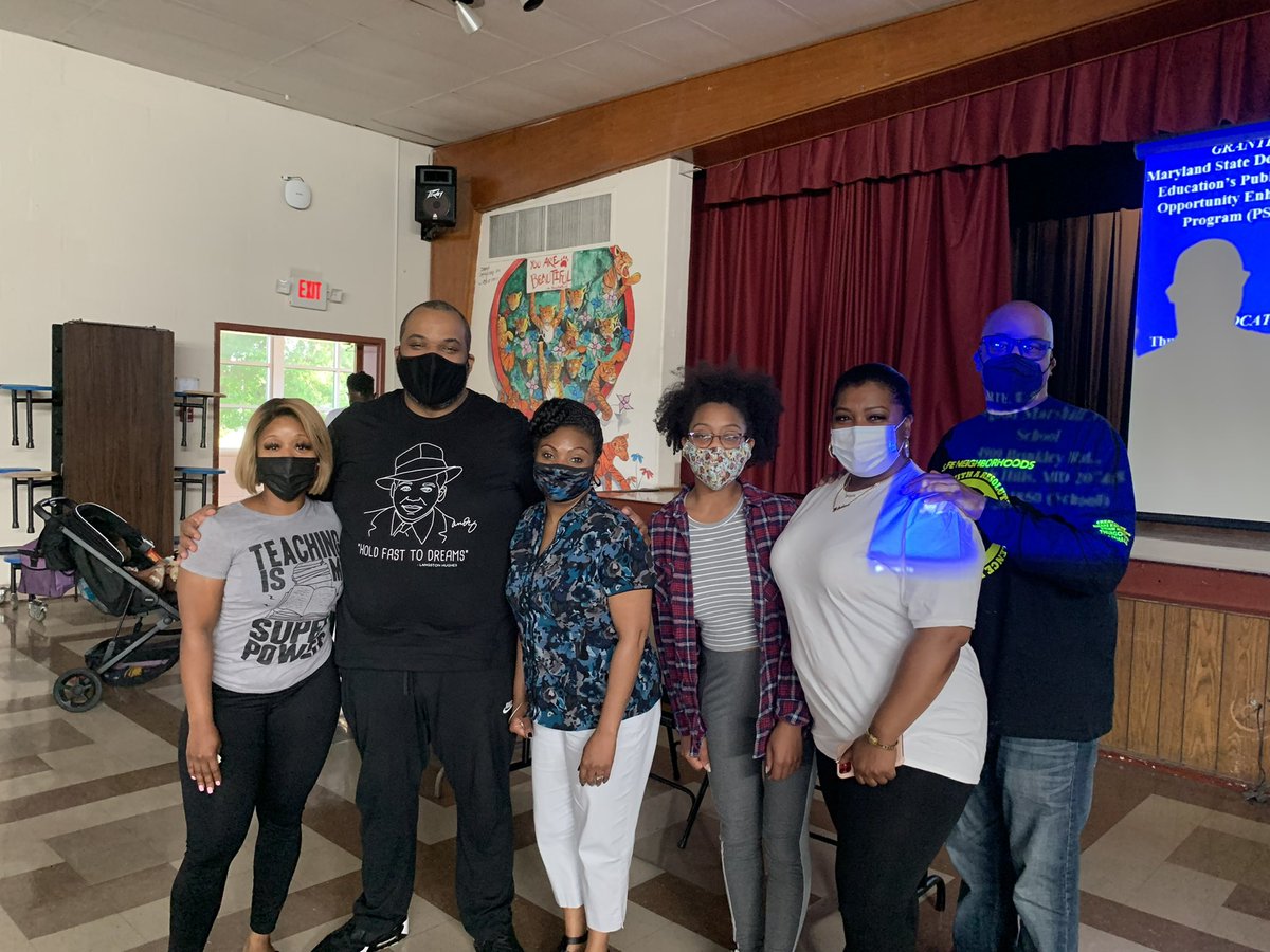 tmarshallms's tweet photo. TMMS Bright Stars Saturday Program … last day celebration 🙌🏾🙌🏾🙌🏾 https://t.co/wOW2422bsT