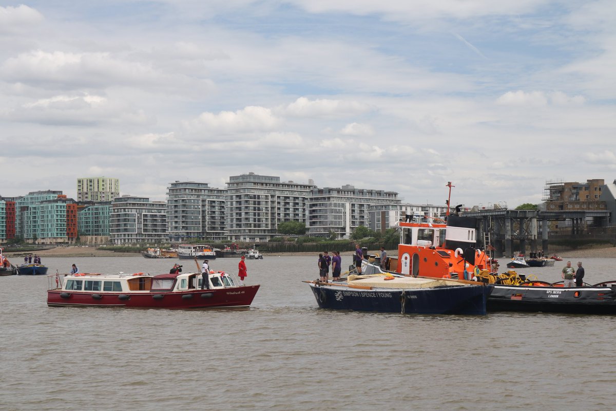 Thames Barge Driving tweet media