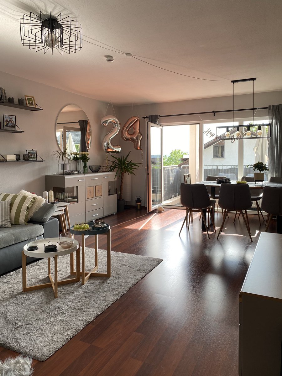 Niklaas_b_'s tweet photo. Bin einfach irgendwie immer mega happy mit unserer Wohnung wenn ich ins Wohnzimmer gehe 🥺
Haben uns mittlerweile richtig eingelebt und gemütlich gemacht 🥰 https://t.co/snQePaGB24