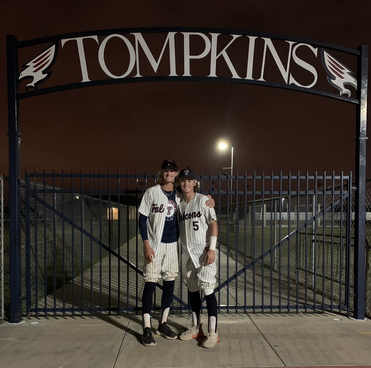 JMarkle27's tweet photo. Been an honor to watch @DrewMarkle4 @CooperMarkle share the field together this year. Bright futures ahead #TFW #GDTBAF #Twelvelife https://t.co/Lmng6FRfY4