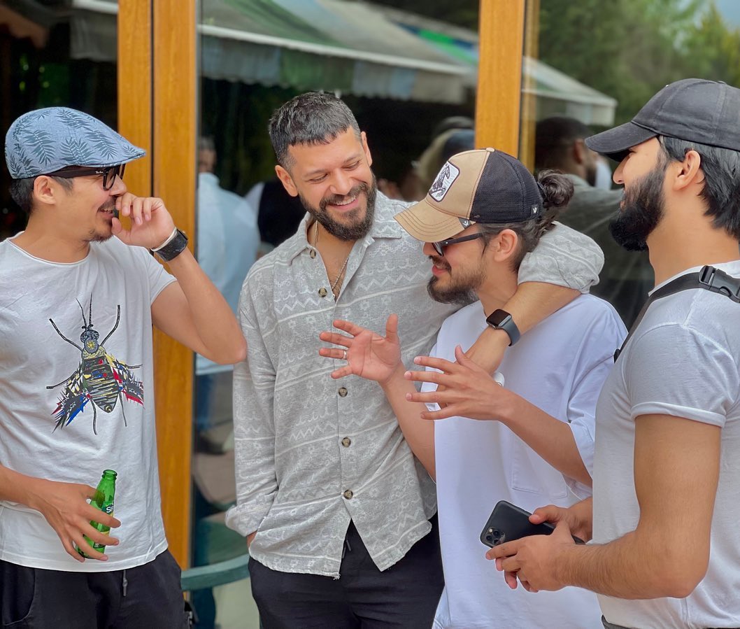 Celaleddin3rb's tweet photo. 📸 فريق العمل في اجتماع تحضيري بمدينة اسطنبول لانطلاق الموسم الجديد 😍

#جلال_الدين_الخوارزمي
#MendirmanJaloliddin 
#BozkırArslanıCelaleddin https://t.co/XhgHsMZEcr