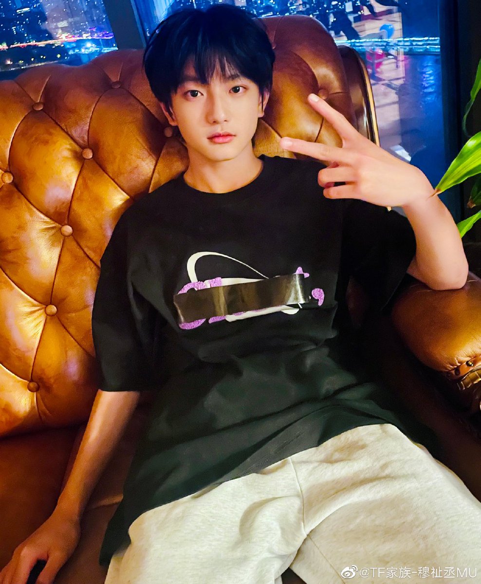 muzhicheng_TH's tweet photo. 🐯 [220521] weibo update

ผ่อนคลายให้เยอะๆกันนะครับ[อิโมจิ : หัวเราะ]💤 

(📷+1)

🖇️https://t.co/lVXnLHapOb

#MuZhiCheng #穆祉丞 #มู่จื่อเ��ิง  #TFFamily #TF家族 https://t.co/oIRd3ngYSy