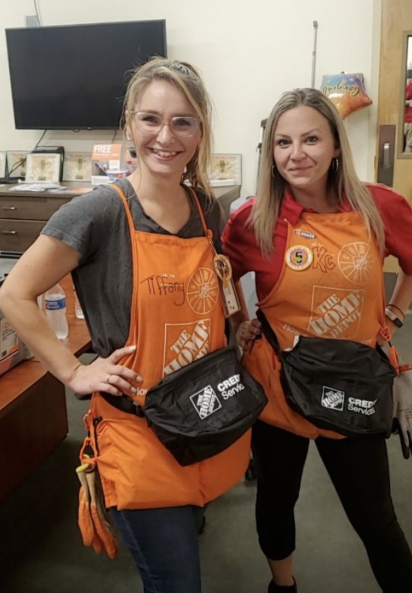 Yesterday we rocked FannyPac Friday!!! 🤣🧡 <a href="/KaseyBryonna/">Kasey</a> <a href="/ChrisHoward1121/">Chris Howard</a> 
#fannypac #thd1121 #fridayfun #funcommittee