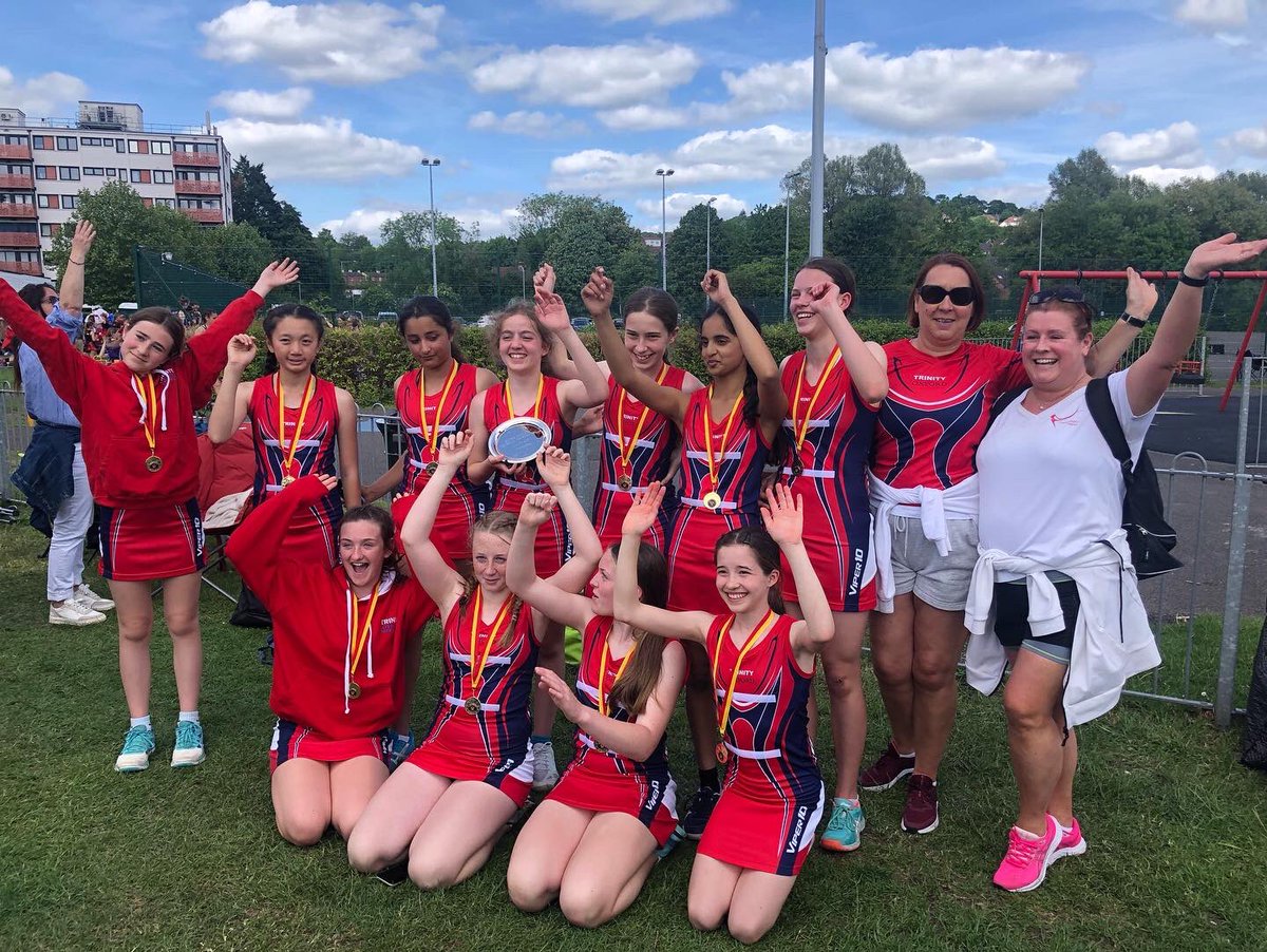 NetballTrinity's tweet image. Amazing day for the U14’s!! They kept working hard and it paid off when they won the plate final. Congratulations girls!! Keep it up👏👏. #netball #oxfordshire #sports #bucks