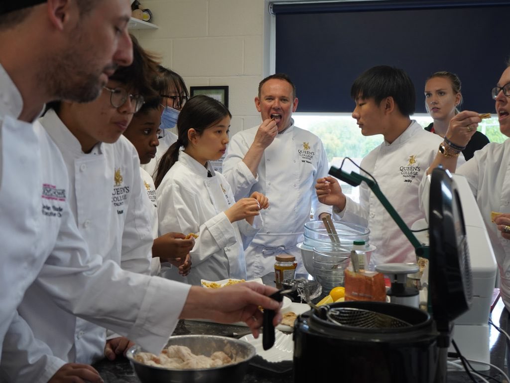 Queen's College: Food and Nutrition with Mr Mann🍏 tweet media