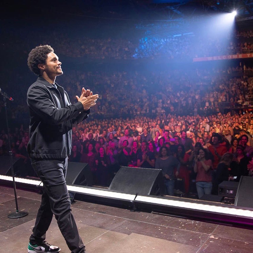 Brussels, thank you for all the love, waffles, and free WiFi everywhere in the city! 🇧🇪🌎 #BackToAbnormalWorldTour #VisitBelgium #Brussels #FreeWifi 😂 📷: <a href="/mattynoir/">PBS the Photographer</a>