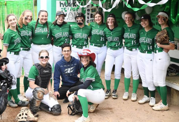 Four great years with some incredible hornet teammates. Thanks for the memories!! #hornetpride <a href="/HighlandHornet2/">Highland Hornets Softball</a>