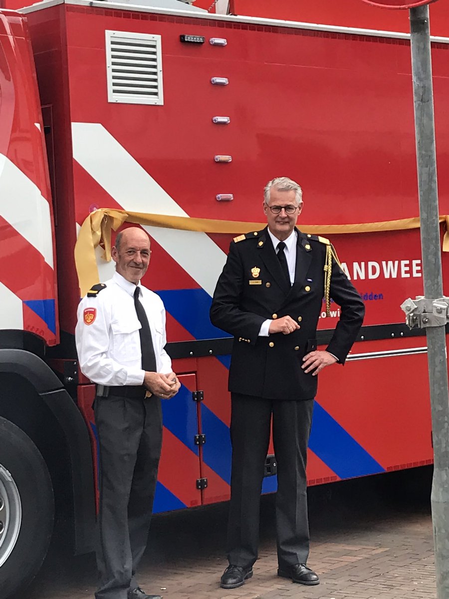LeondeWit7's tweet photo. Belangrijke momenten voor Brandweer Stolwijk vandaag:
Start van bouw nieuwe kazerne en overdracht water-transport auto.
Samenwerking met VR Brandweer en gemeente Krimpenerwaard is top !
Succes ermee! https://t.co/MyAZlF1VDg