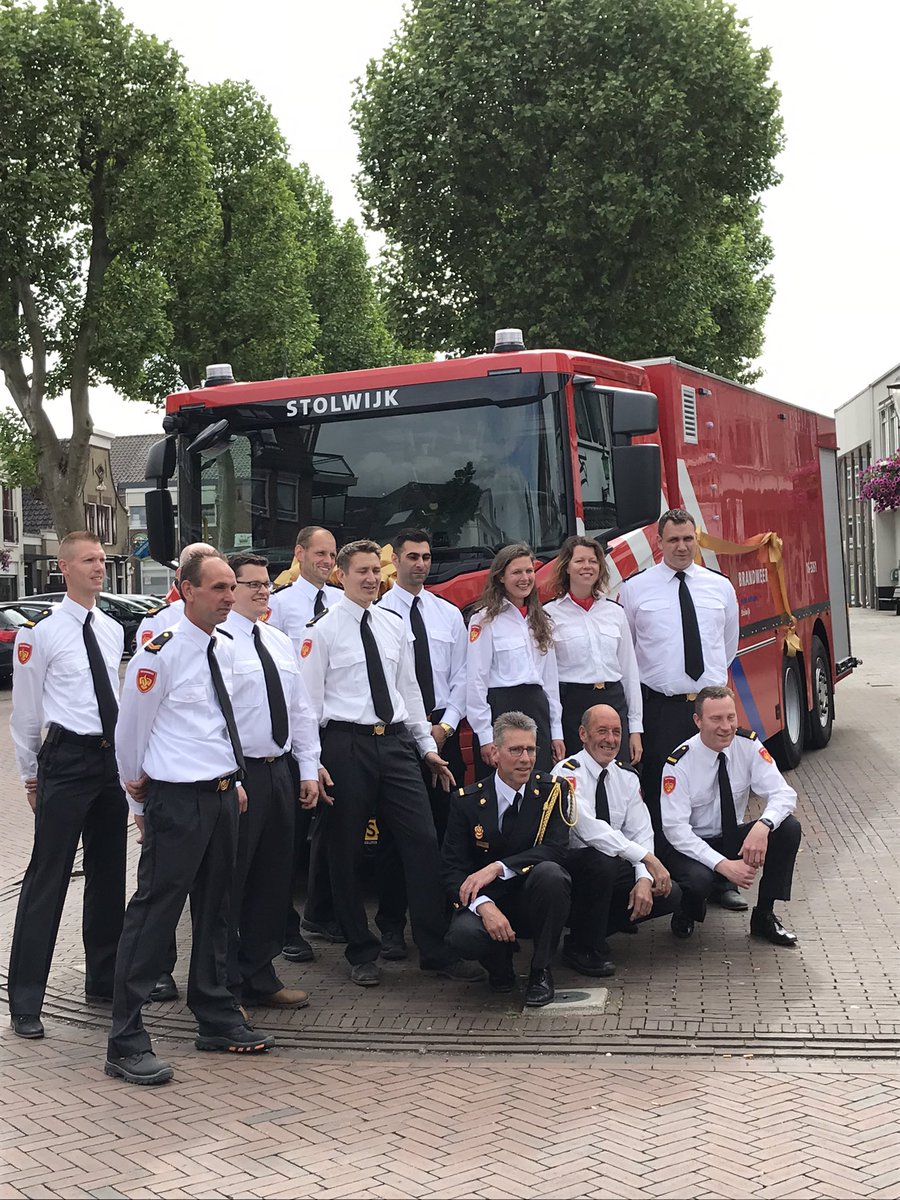 LeondeWit7's tweet photo. Belangrijke momenten voor Brandweer Stolwijk vandaag:
Start van bouw nieuwe kazerne en overdracht water-transport auto.
Samenwerking met VR Brandweer en gemeente Krimpenerwaard is top !
Succes ermee! https://t.co/MyAZlF1VDg