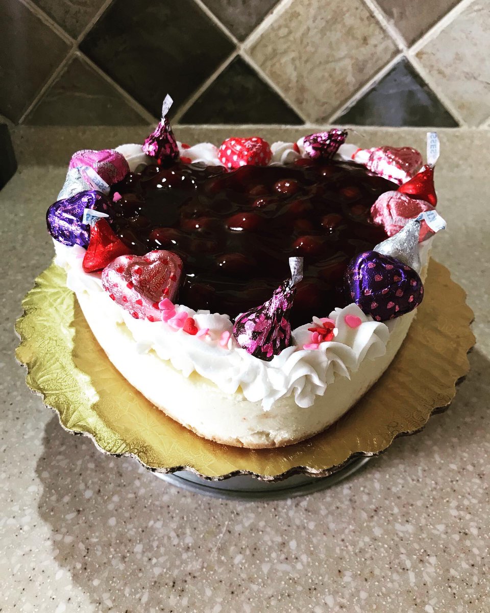 DIsBakeryCater's tweet photo. Cherry Cheesecake with assorted chocolates.              #cherry #cheesecake #chocolates #delightfullydelicious #simplydelicious #disbakeryandcatering https://t.co/UDgUi0i68t