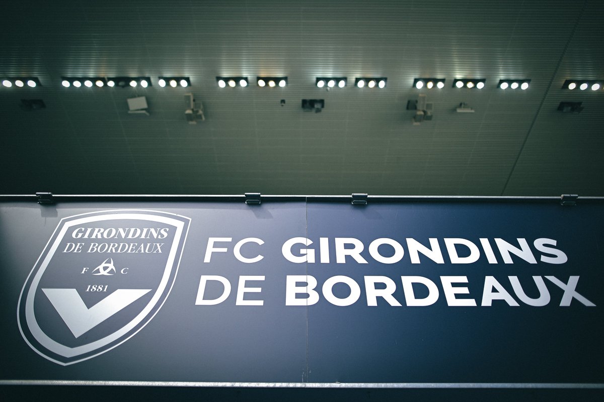 girondins's tweet photo. C'est officiel, les Girondins évolueront l'an prochain en @Ligue2BKT. 
Nous tenons à remercier les amoureux des Marine et Blanc pour leur soutien et espérons vivre ensemble des jours meilleurs prochainement. 🔵⚪ https://t.co/0qbG8vWbLv
