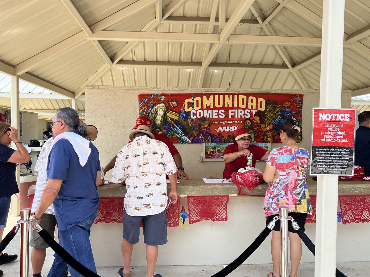 SAlisarodriguez's tweet photo. โฆ@IsmaelSatxโฉ and our โฆ@AARPTXโฉ volunteers in San Antonio are talking up our #AARP mission with Conjunto2022 attendees. Many of them members and others very interested prospects! #funwithapurpose โฆ@TheGuadalupeโฉ https://t.co/DVY0WCbs2a