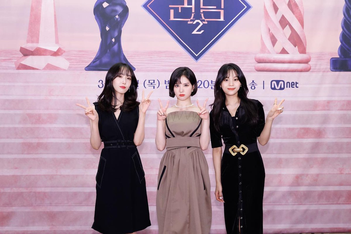 zzaa_nn's tweet photo. Thanks for your amazing perfomance 💙💜❤️

NaV, let's stream and vote our queen 🥰

#VIVIZ #비비지 #EUNHA #은하 #SINB #신비 #UMJI #엄지 @VIVIZ_official https://t.co/2vKeA77FF4