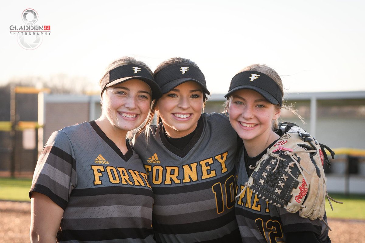 JaedenThrasher's tweet photo. Today I played my last game with Forney across my chest. We weren’t just a team we were a family. The past 4 years has made my heart so full and I can’t wait for the next chapter in my life. #10 signing out✅ https://t.co/zBjEXMGMcU