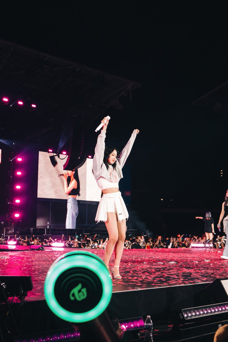 220514 - Mina 🤝 Sunset 

#TWICEinLA #TWICE #트와이스 #mina #TWICE_4TH_WORLD_TOUR #TWICE_4TH_WORLD_TOUR_ENCORE