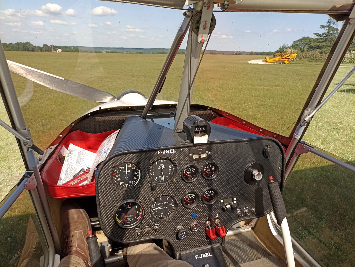 Globe_Spotter's tweet photo. Un superbe vol entre La Ferté et Pithiviers. Puis les exercices de PTE effectués à Pithiviers. Vraiment sympa cet aérodrome. C'était génial. 😎😎😎
#ULM #ULMGeeks #ULMPassion #ULMLiberte #ElevePilote @FFfplum #LaFerté #Cerny #LFFQ #JeSuisElevePilote #ElevePiloteULM https://t.co/lDCa8I78dx