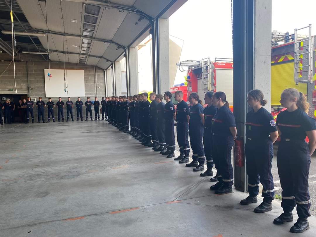 RemyAndriot's tweet photo. Vraiment un grand merci à l' @UnionPompiers18  et particulièrement @phstgenest64 , responsable des JSP,  aux encadrants et aux familles qui les accompagnent depuis ces 4 années 🙏👍👍👍 2/3 https://t.co/D1RbzSA6a1