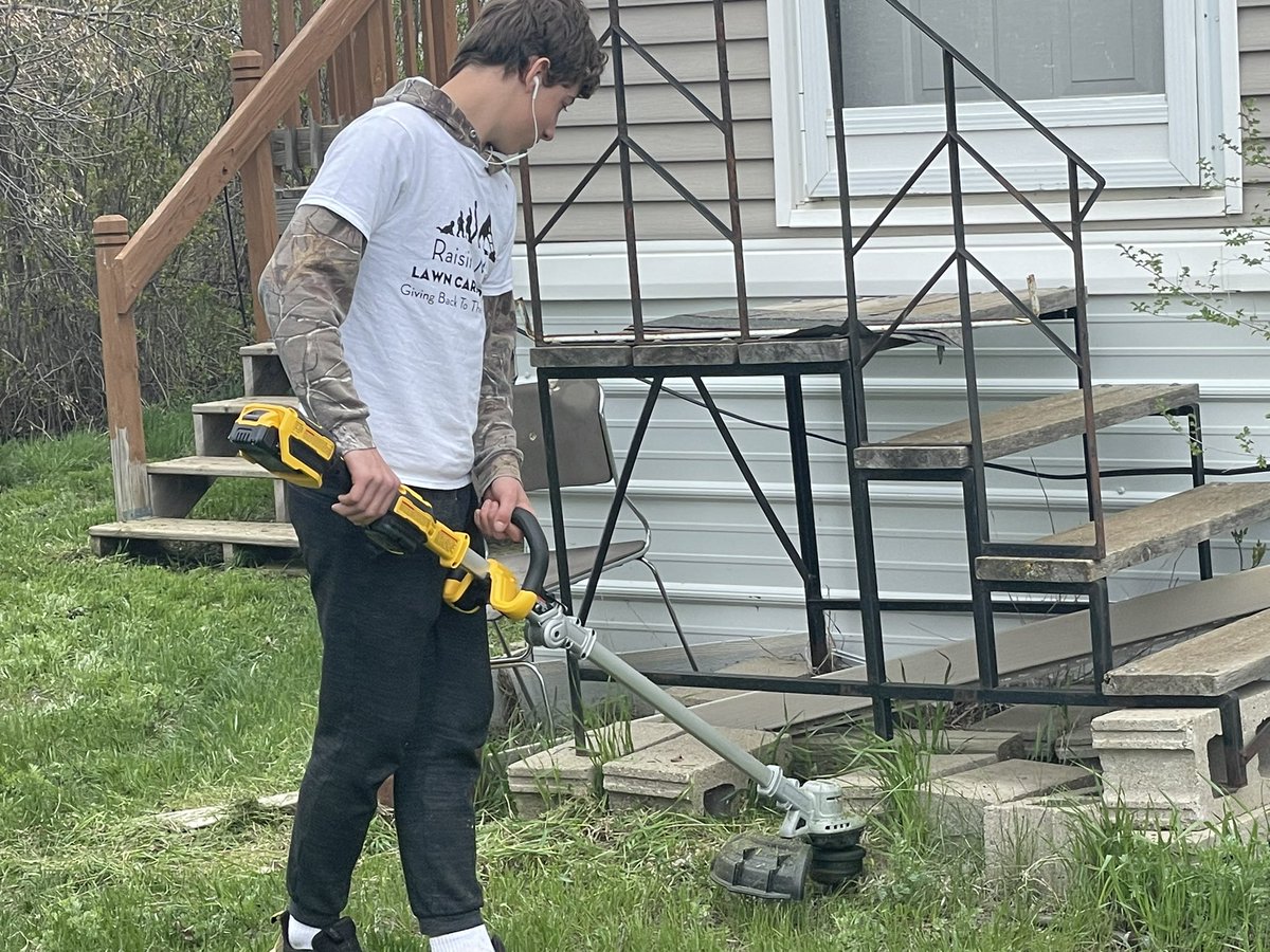 mchugh10's tweet photo. Working hard on the #50yardchallenge 
Thanks @weareraisingmen! https://t.co/OsVq4C2780