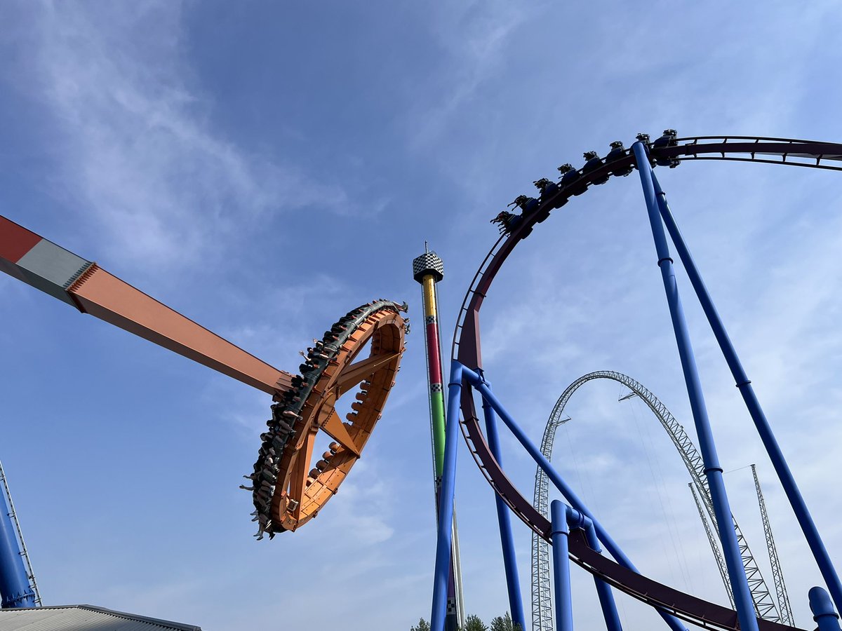 BuckeyeCoaster's tweet photo. Delirium & Banshee sharing the spotlight together this morning at @KingsIslandPR! I love when you get two rides in motion at the same time! #KingsIsland #Coasterstock2022 #KI50 #KIBanshee #KIDelirium https://t.co/tKxfBe7IpP