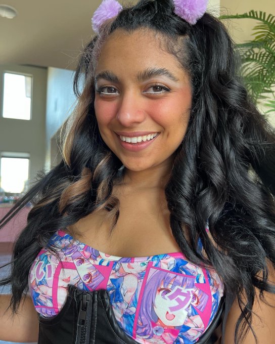 UwU 🦄💕🍬✨ https://t.co/nWAhntTyLO https://t.co/wuLcjVVlKg