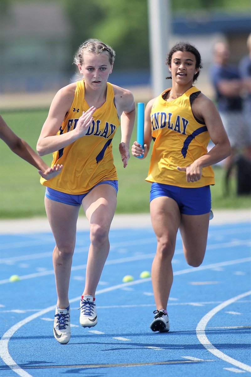 great day today at districts!!! got a PR in long jump (17’3) by a foot, winning the district championships and overall both girls and boys won the meet🥇🥇 can’t wait to for regionals next week running the 4x1, 4x2, and long jumping!!