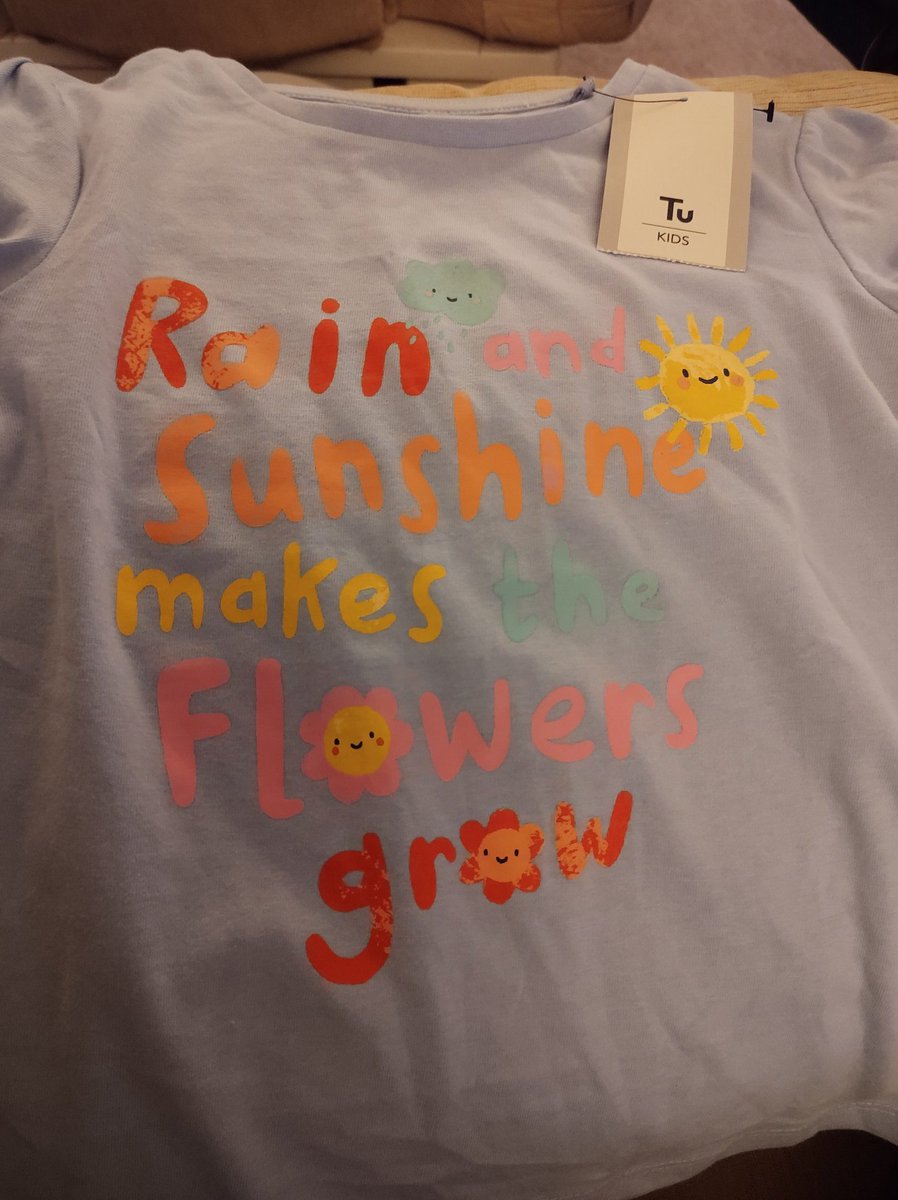 DancePhysio's tweet photo. @sainsburys this is not correct grammar 🙄 try proofreading before printing your clothes? https://t.co/sErM4PllHg