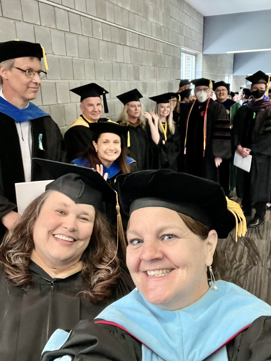 Schilling28's tweet photo. Thankful to work with these humans! With colleagues like these, the world is a better place. @ManchesterUniv #ManchesterGraduation #MakeRoomForJoy https://t.co/HixJVZVJ4W