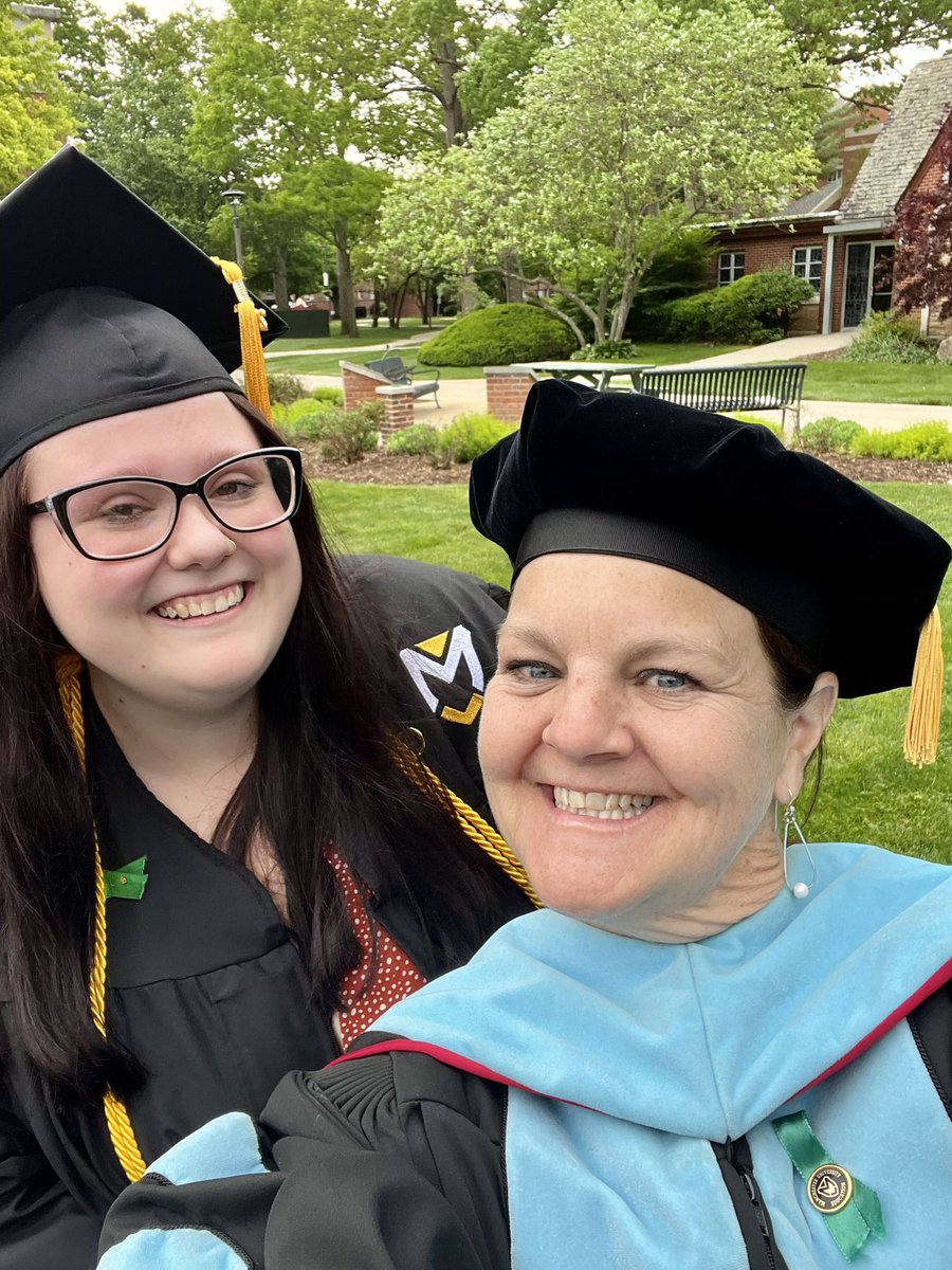 Schilling28's tweet photo. Class of 2022, you know what it takes to survive a global pandemic. Put that in your toolbox! #ManchesterGraduation #Classof2022 @ManchesterUniv https://t.co/yAMUWasHs2