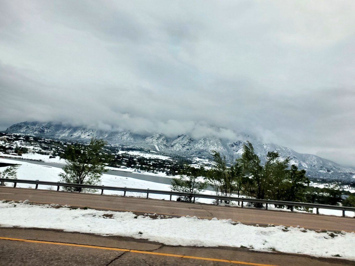 zofiaharbor's tweet photo. colorado can suck deez nuts https://t.co/e52jn5xpFr