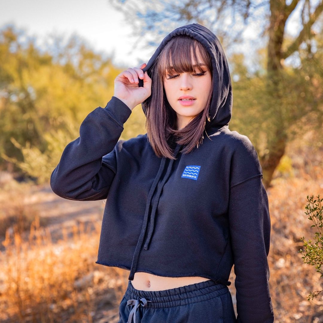 blueoceanlifeco's tweet image. Whether you're running errands or having Saturday brunch, our Blueprint Embroidered Women's Crop Hoodie is comfortable as it is stylish. What's your favorite weekend wear? ⁣#womensfashion #weekendootd #oversizedhoodie ow.ly/tB0G50JeMhC