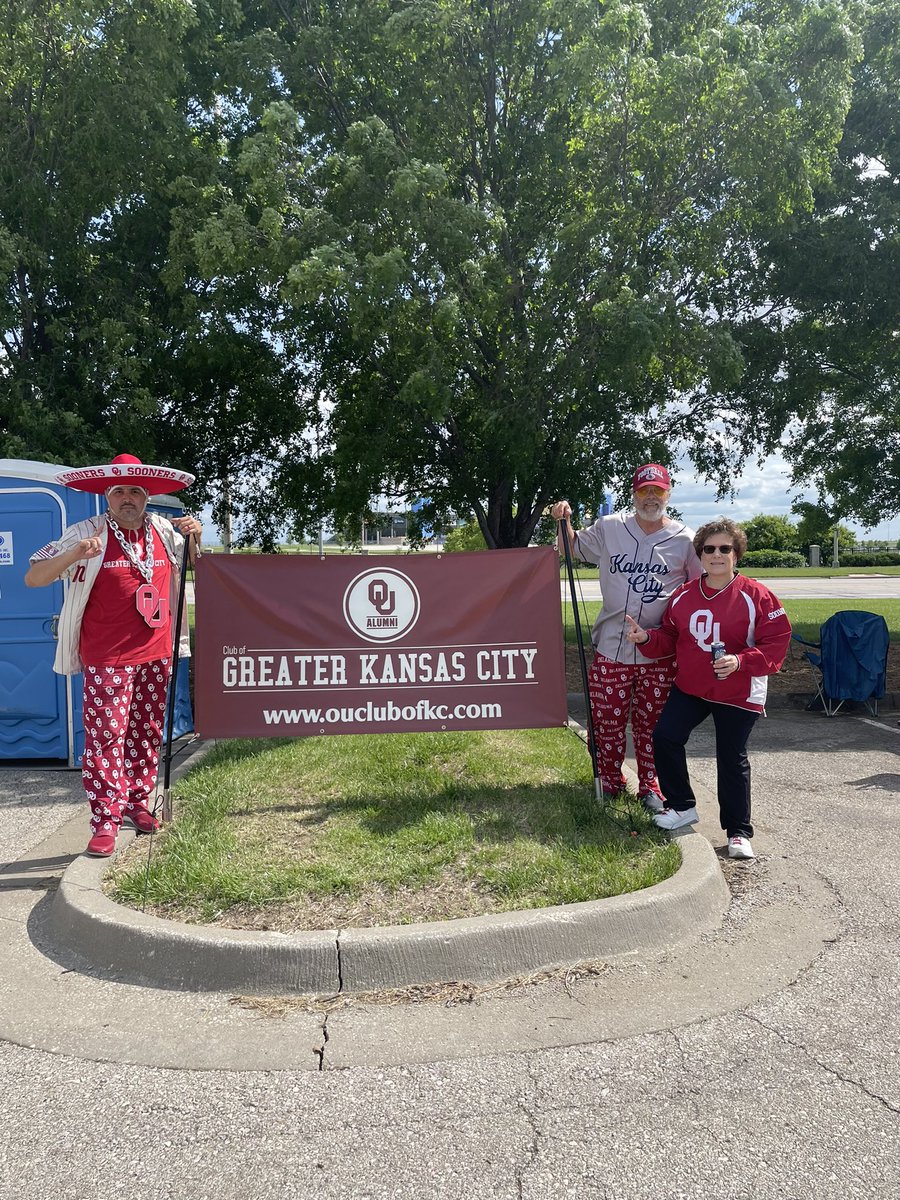 senoroukc's tweet photo. What a win by @OU_Softball and now we are getting ready for the @kscitymonarchs game!!! #BoomerSooner #OUDNA #kcsooners #OUCKC #LegendsField https://t.co/7fBJTjTrjw