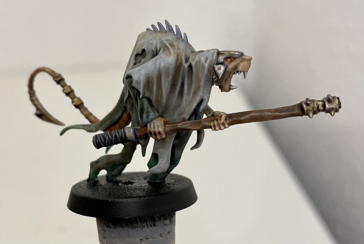 andrewforrest's tweet photo. Well the Skaven Plague Monks didn’t get an update yet … and the Glavewrith Stalkers don’t seem to fit into my nighth … DAMNIT I DONT NEED ANOTHER PROJECT … yes yes … damnit … #Skaven #WarhammerCommunity https://t.co/kGo4Xqb3el